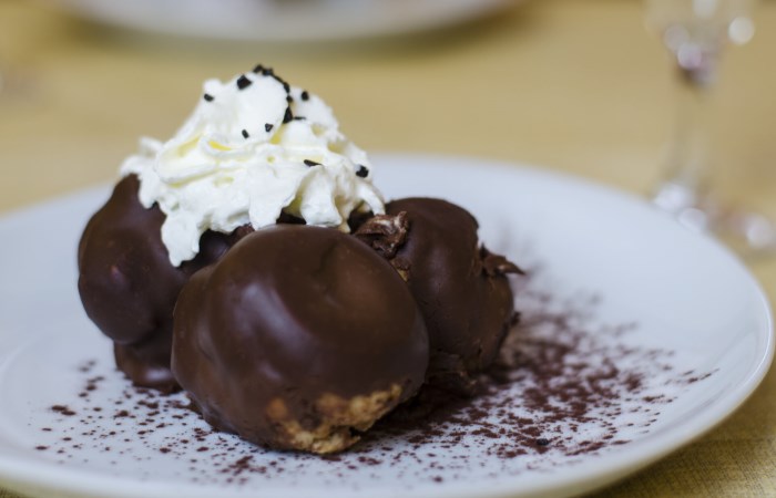 Profiteroles  - Menù